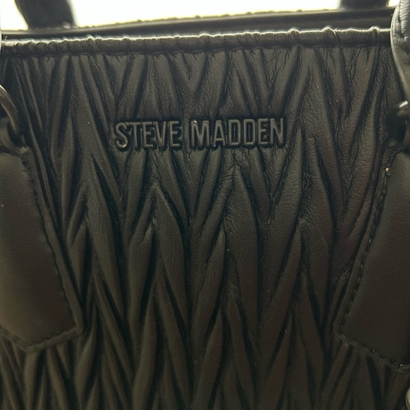 Steve Madden Black Handbag with Texture NWT - Picture 4 of 13